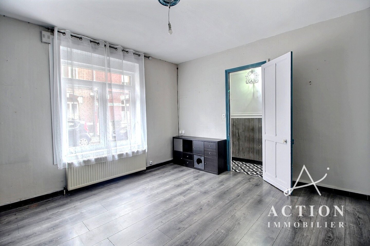 Maison 105M, 6 pices 5 chambres, cour & cave A VENDRE - LILLE - 105.25 m2 - 200000€