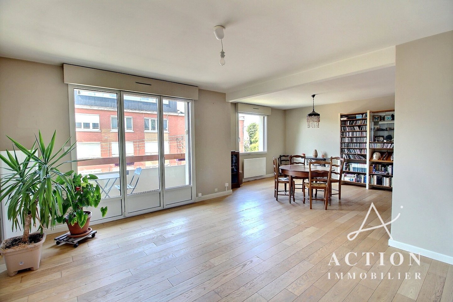 Appartement T3 de 77M - Balcon & Garage A VENDRE - LILLE - 77 m2 - 230000€